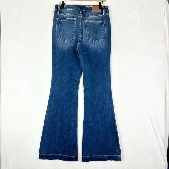 Judy Blue High Waist Wide Hem Flare Jeans Size 13/31 Medium Wash Stretch - Picture 4 of 8